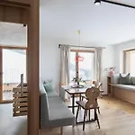 شقة فندقية Holzhackerin - The Charming Haus Am Berg 4*