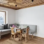 Holzhackerin - The Charming Haus Am Berg شقة فندقية 4*