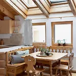 아파트호텔 Holzhackerin - The Charming Haus Am Berg