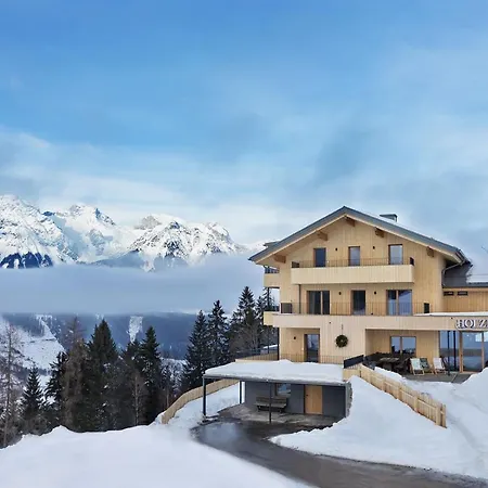 Aparthotel Holzhackerin - The Charming Haus Am Berg Schladming