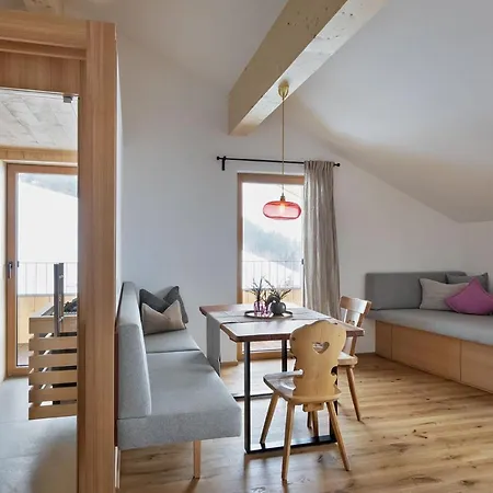 Holzhackerin - The Charming Haus Am Berg 아파트호텔