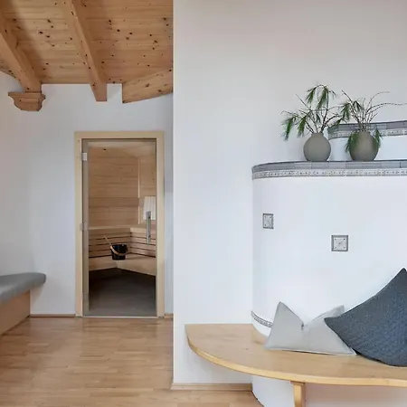 Holzhackerin - The Charming Haus Am Berg Apartmanhotel Schladming