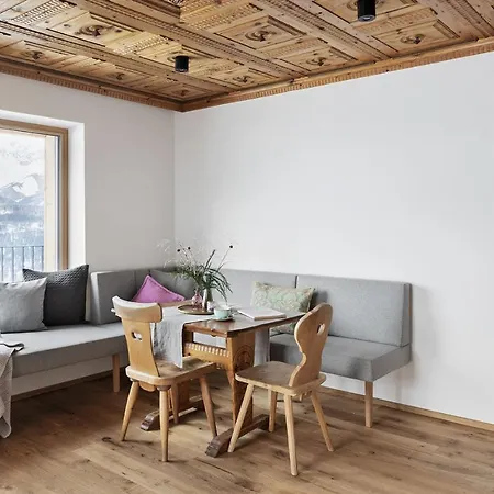 Holzhackerin - The Charming Haus Am Berg Ξενοδοχείο με διαμερίσματα 4*