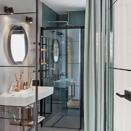 Holzhackerin - The Charming Haus Am Berg Apartmanhotel