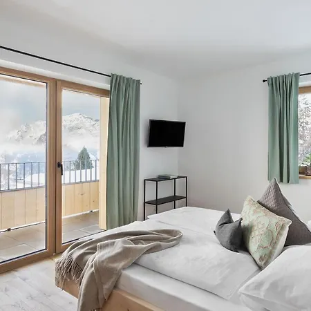 Holzhackerin - The Charming Haus Am Berg Ξενοδοχείο με διαμερίσματα Schladming