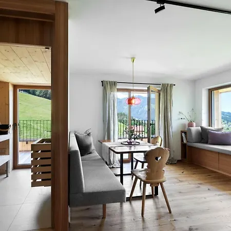 아파트호텔 Holzhackerin - The Charming Haus Am Berg