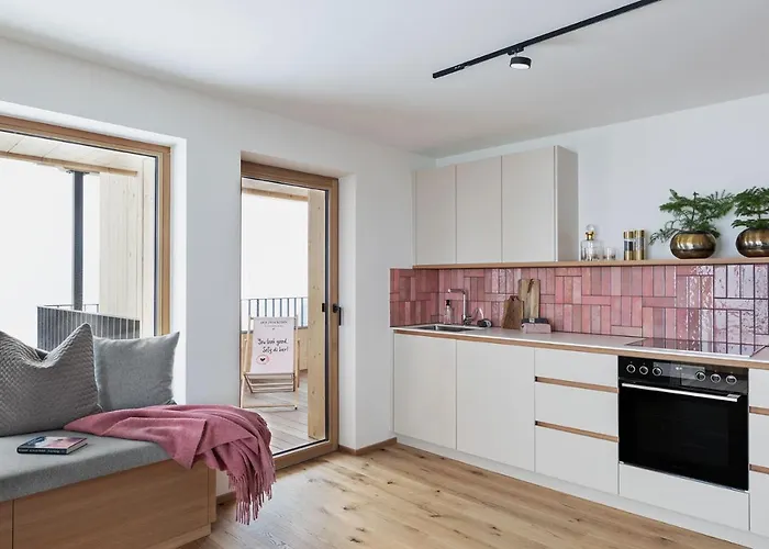 Holzhackerin - The Charming Haus Am Berg