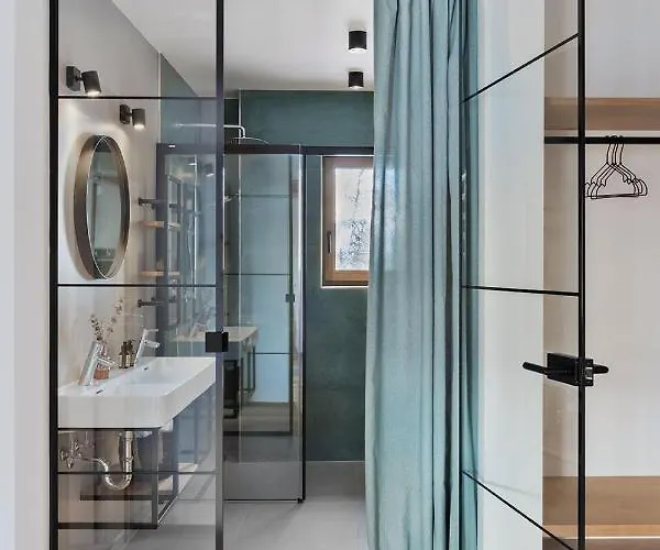 Holzhackerin - The Charming Haus Am Berg