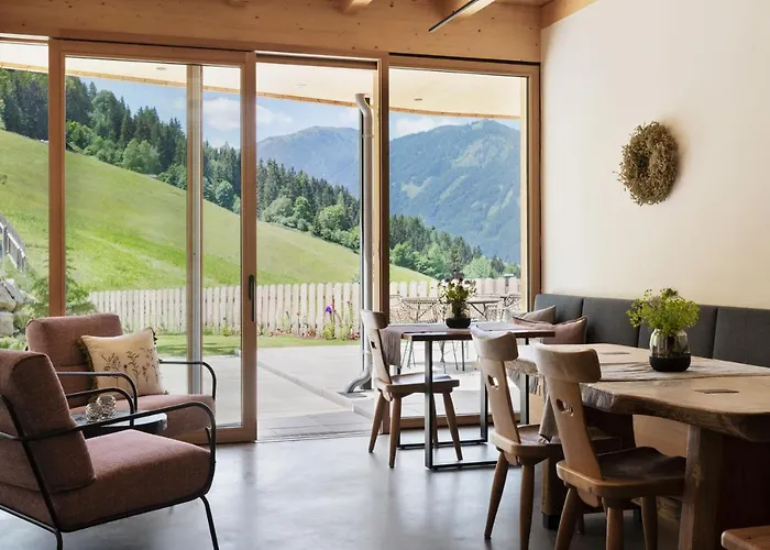 Holzhackerin - The Charming Haus Am Berg 4*